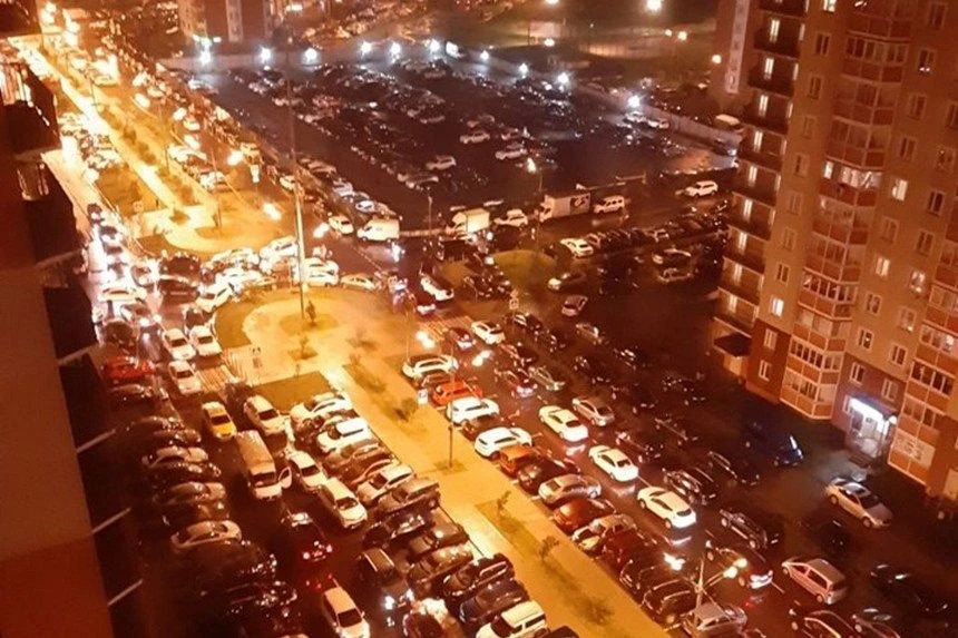 Parking quest in a Putilkovo courtyard